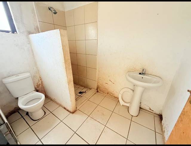 8 BEDROOM HOUSE FOR SALE IN VANDERBIJLPARK CE 2